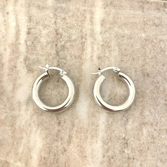 925 Sterling Silver Small Huggie Earrings Huggie Hoops Thick Wide Silver Earring - Picture 2 of 3